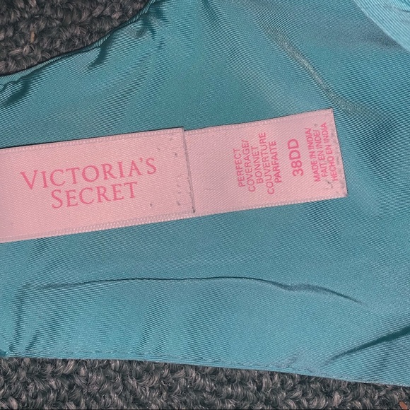 VS Bra - Picture 3 of 3